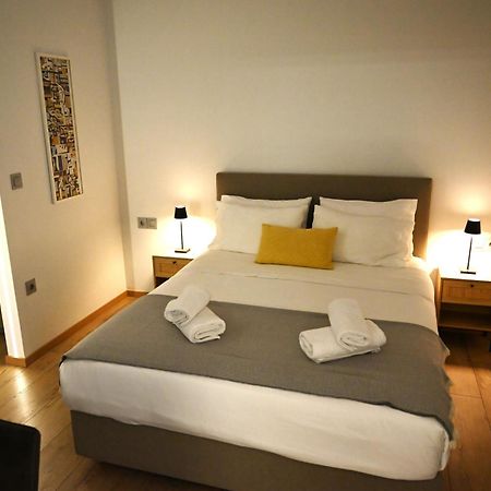 Minimal Apartment On The Shadow Of The Acropolis Athens Luaran gambar