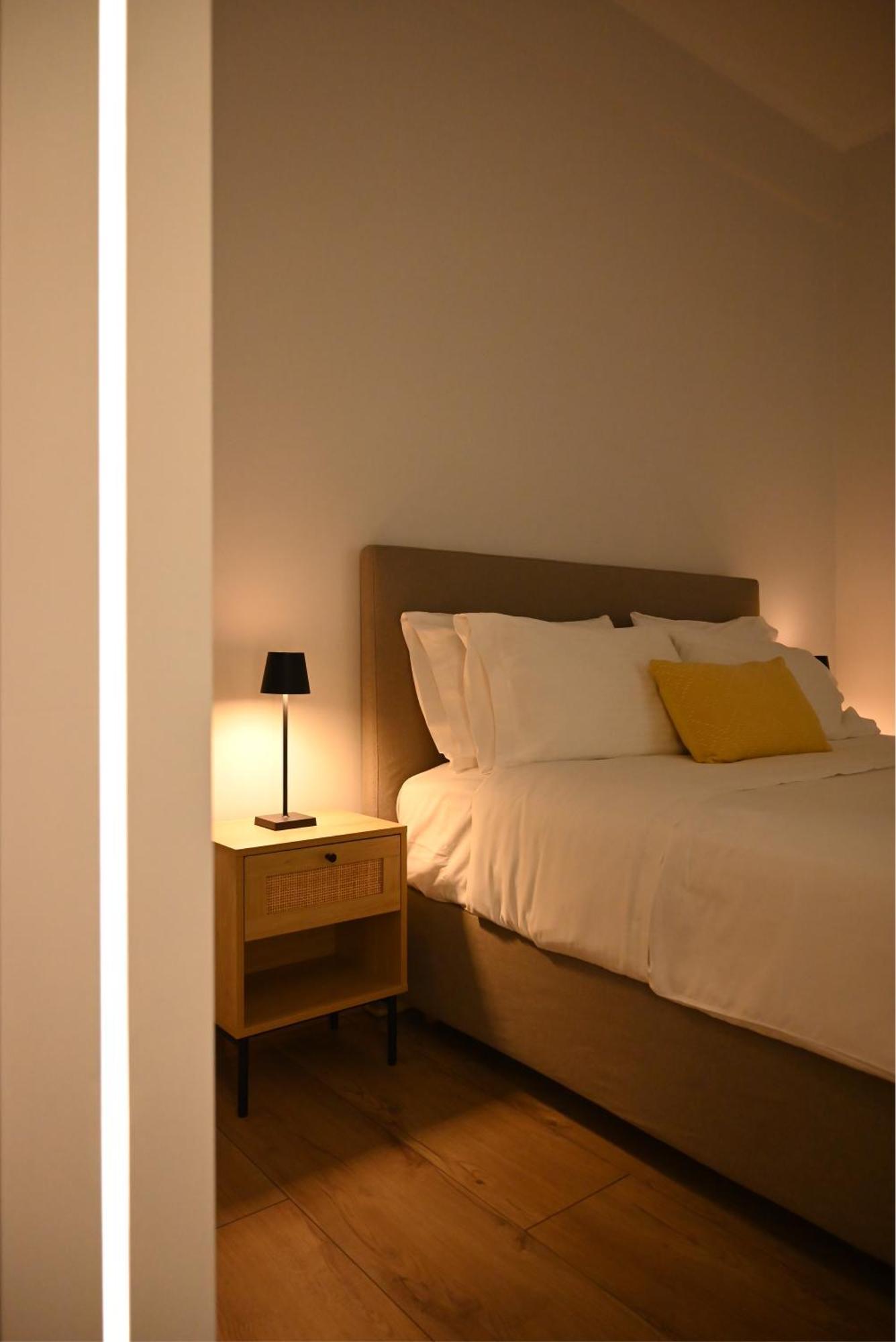 Minimal Apartment On The Shadow Of The Acropolis Athens Luaran gambar