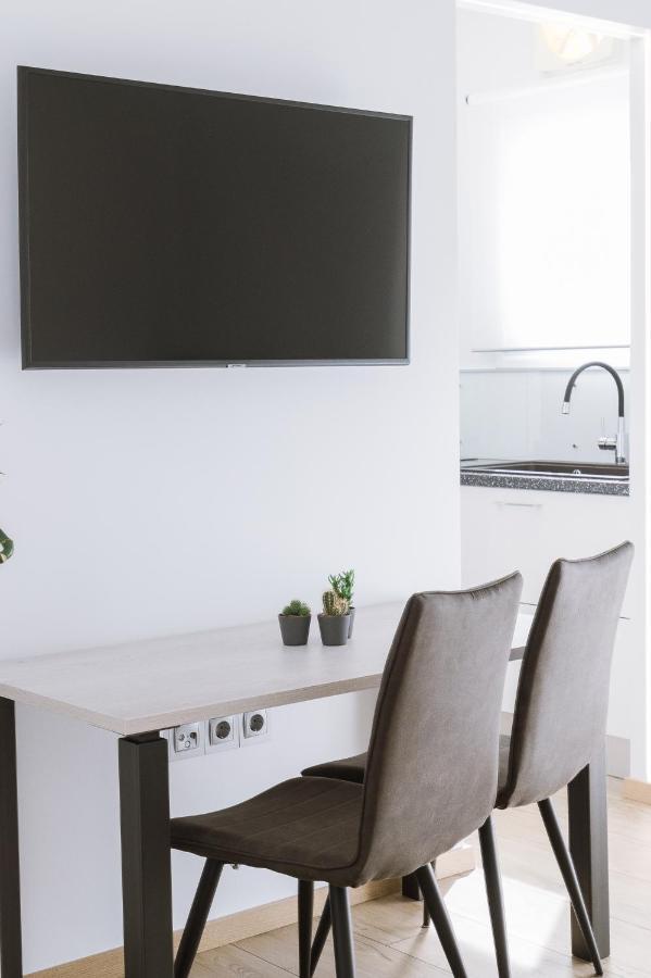 Minimal Apartment On The Shadow Of The Acropolis Athens Luaran gambar