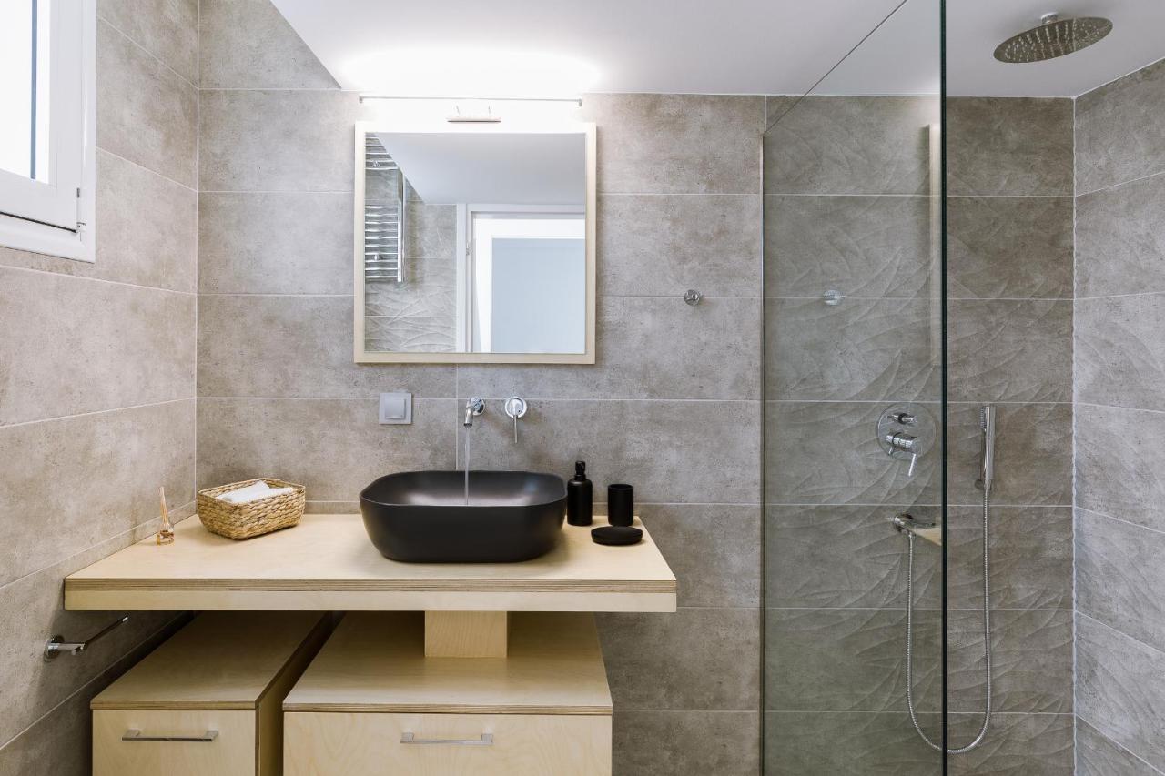Minimal Apartment On The Shadow Of The Acropolis Athens Luaran gambar