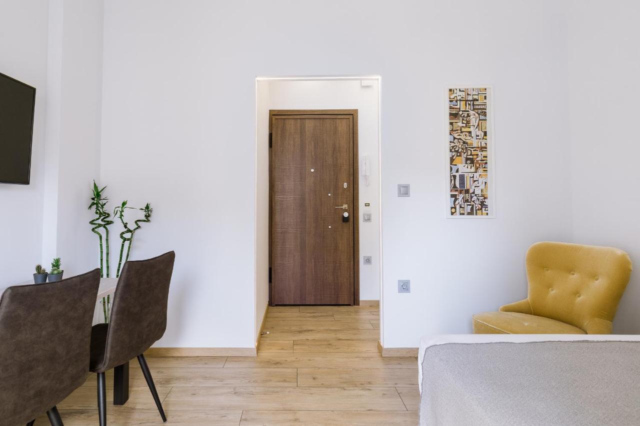 Minimal Apartment On The Shadow Of The Acropolis Athens Luaran gambar